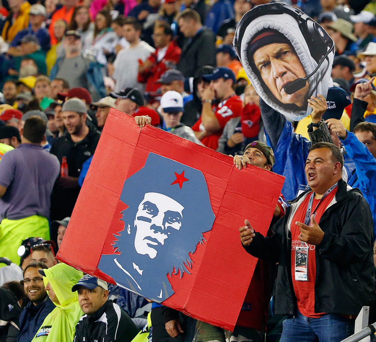 New-England-Patriots-fans-AP_32864843583.jpg
